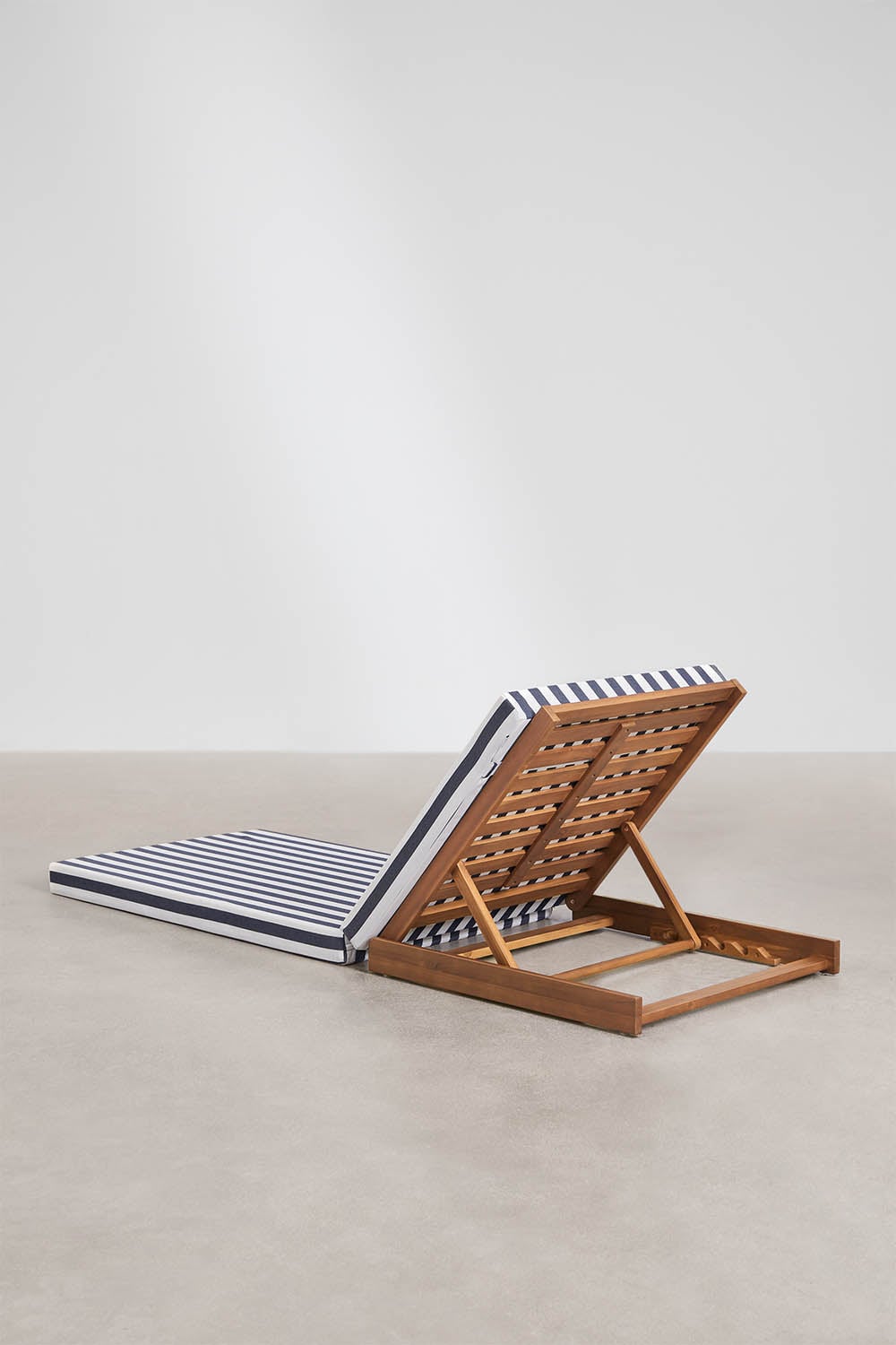 Idaira reclining acacia wood sun lounger, gallery image 3