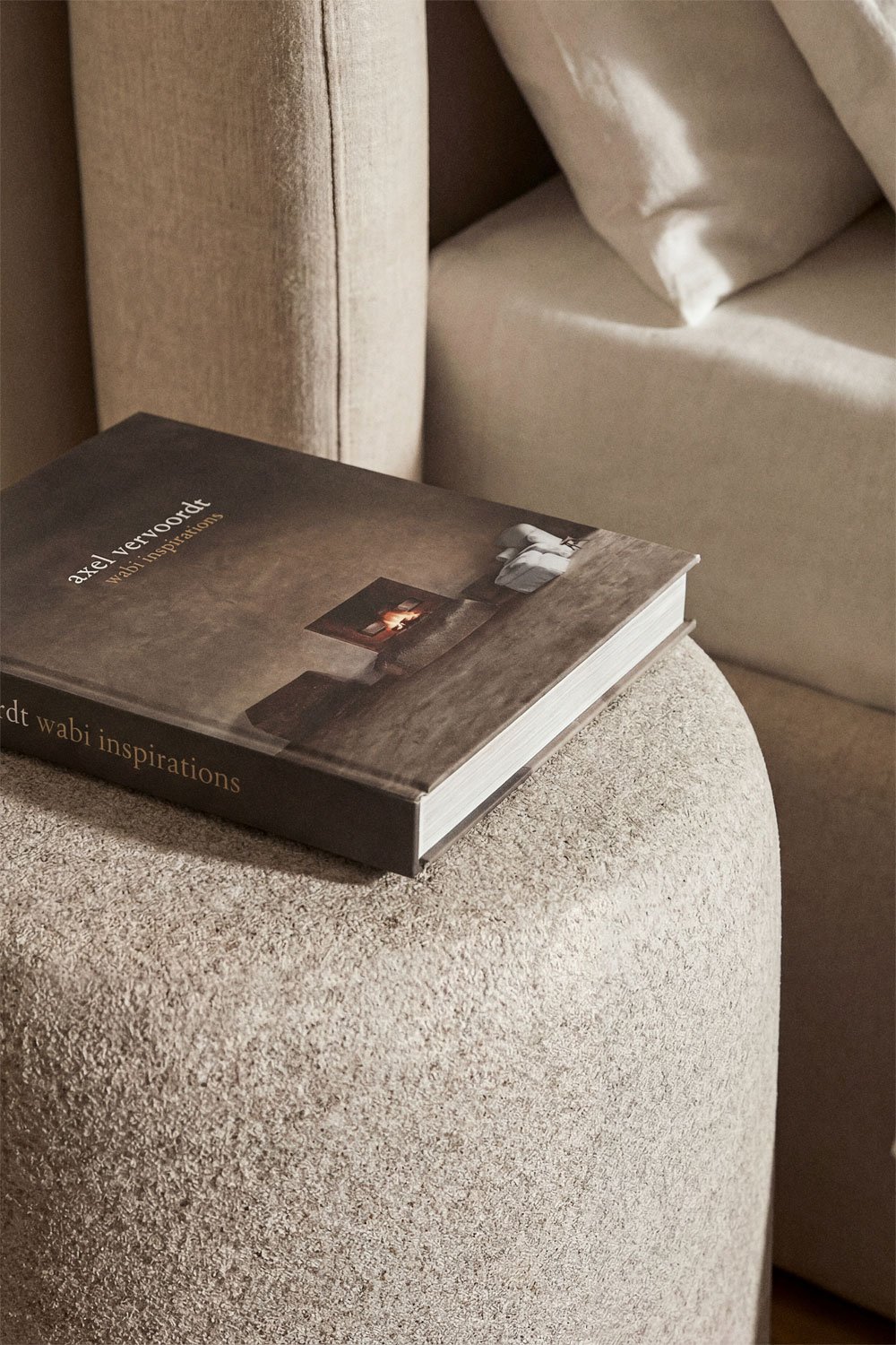 Elyndra round bedside table Ø35 cm in cement, gallery image 2