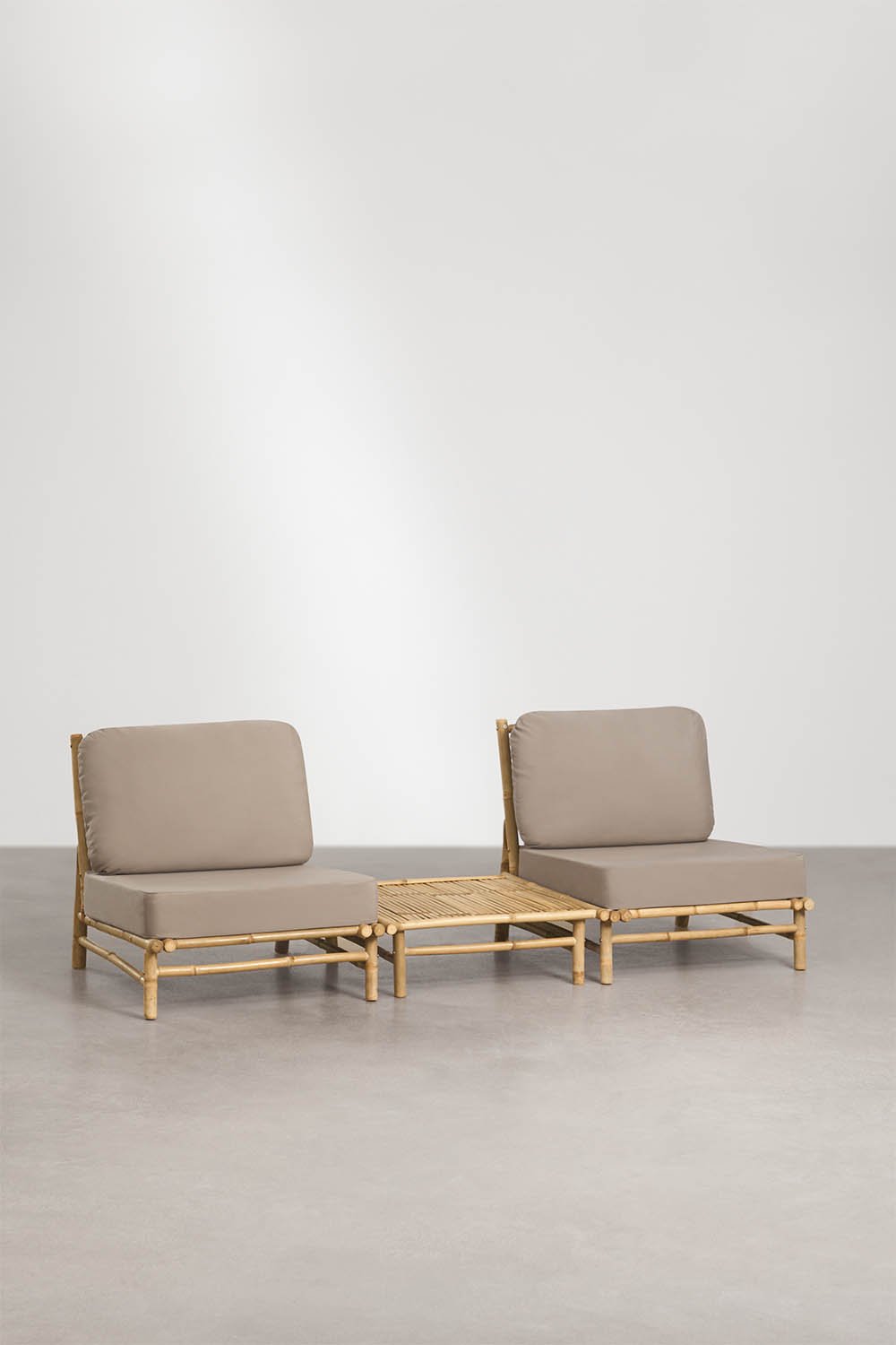 Garden set with 2 armchairs and 75x75 cm square coffee table in Isendra bamboo, gallery image 1