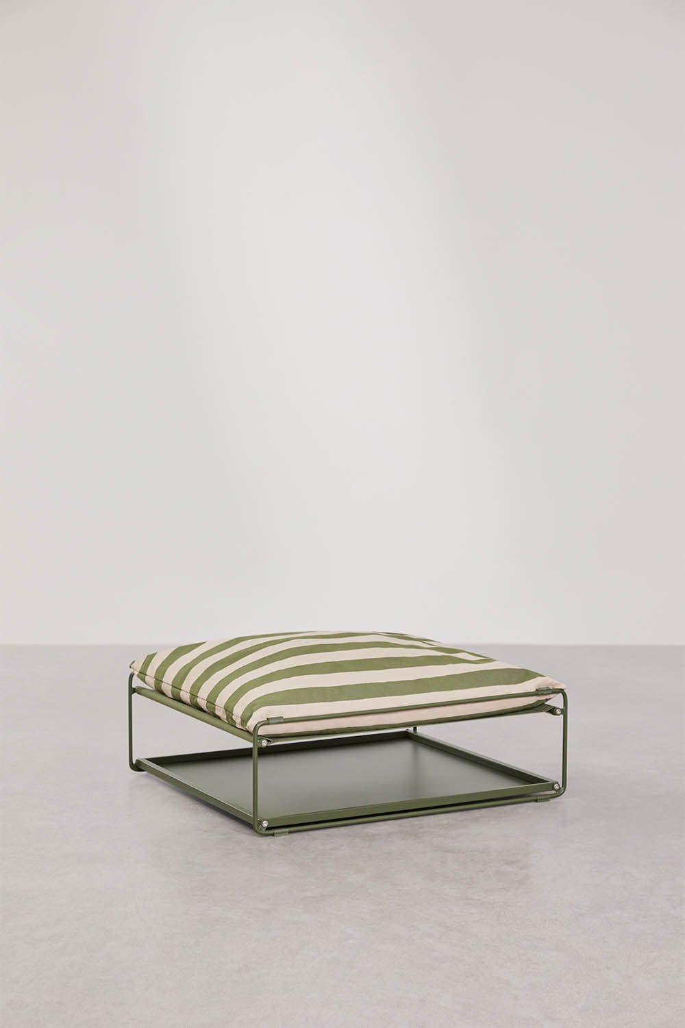 Amaro steel garden side table convertible into a pouf, gallery image 6
