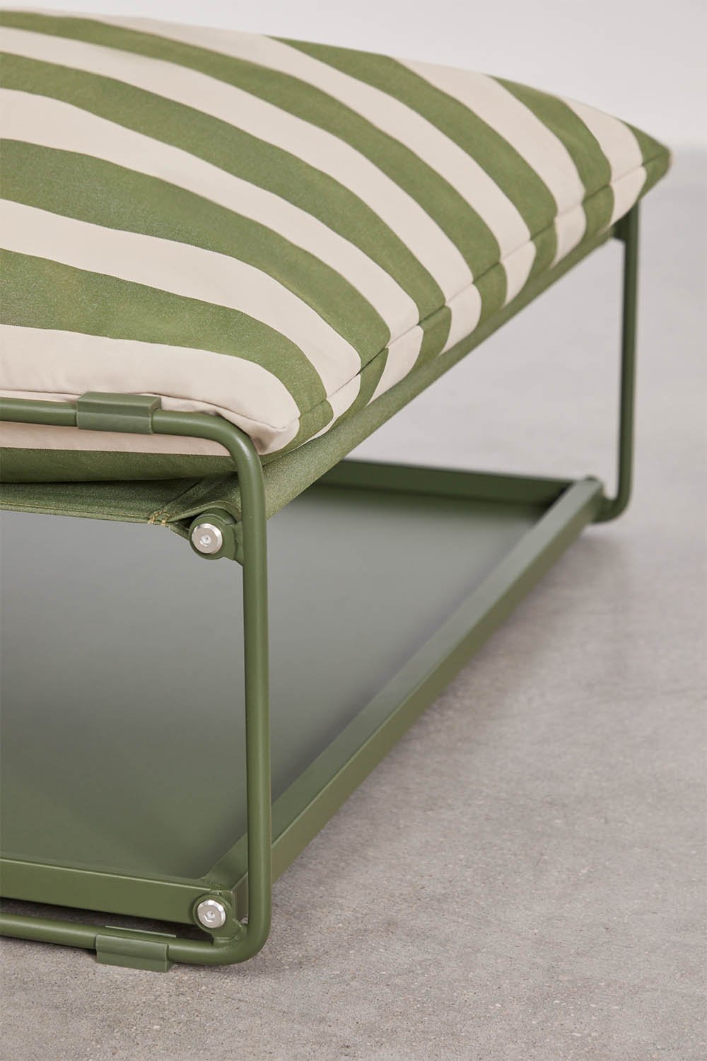 Amaro steel garden side table convertible into a pouf, gallery image 7