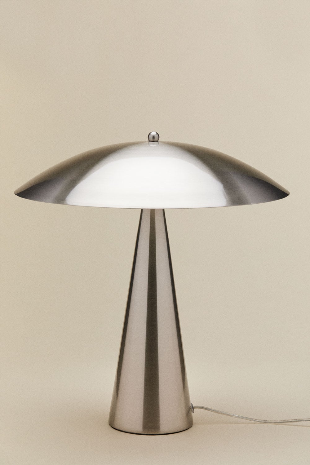 Irune iron table lamp, gallery image 3
