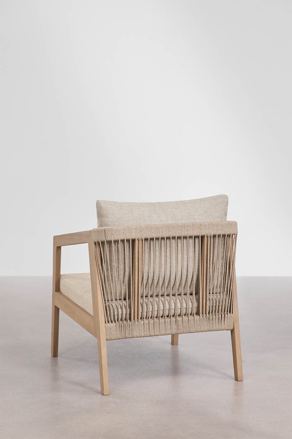 Garden set with 2-seater sofa, 2 armchairs, and coffee table in acacia wood and braided rope Kaela, gallery image 8