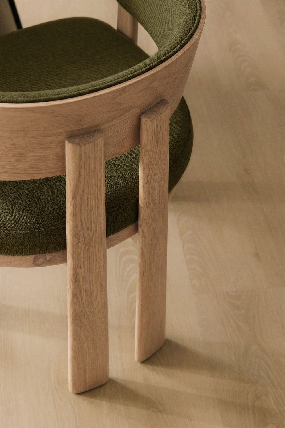 Pack of 4 dining chairs in oak wood and upholstered Olea Signature, gallery image 2