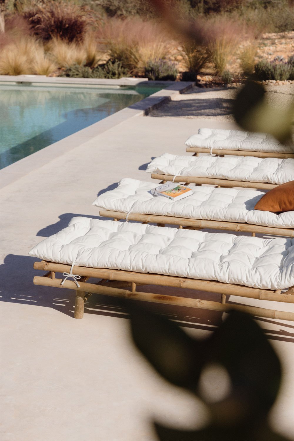 Gossy bamboo lounger, gallery image 2