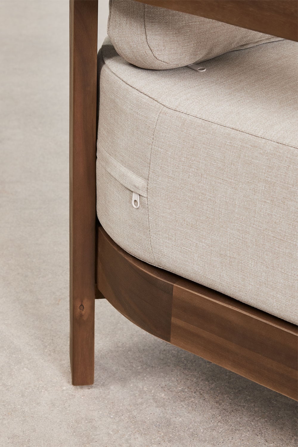 Acacia wood armchair Uleno, gallery image 6