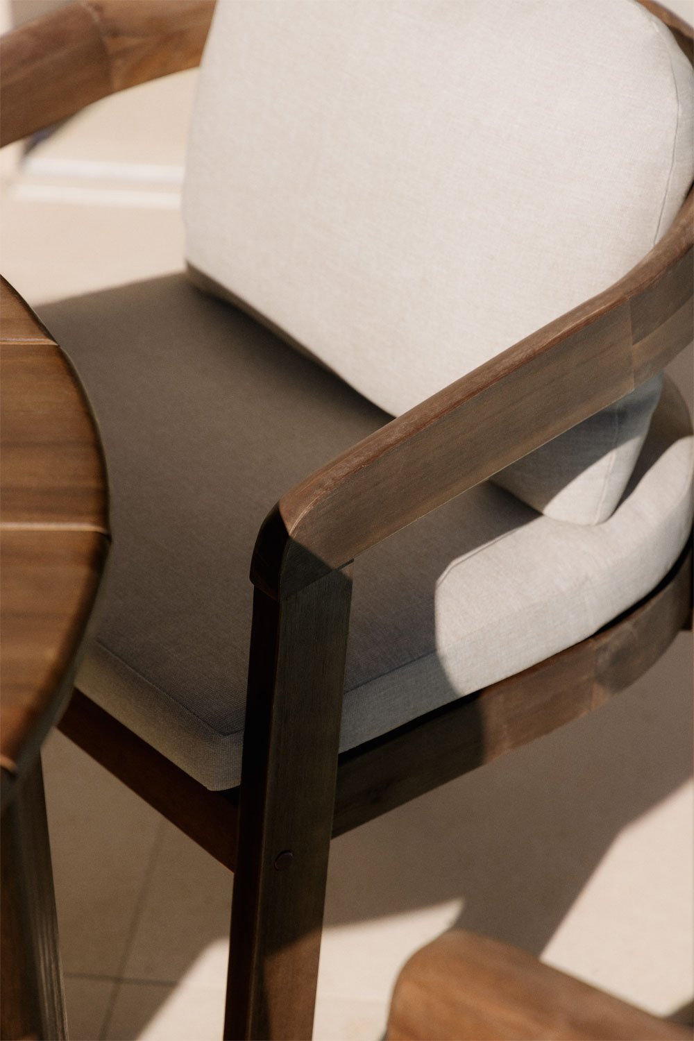 Uleno acacia wood garden chair, gallery image 2