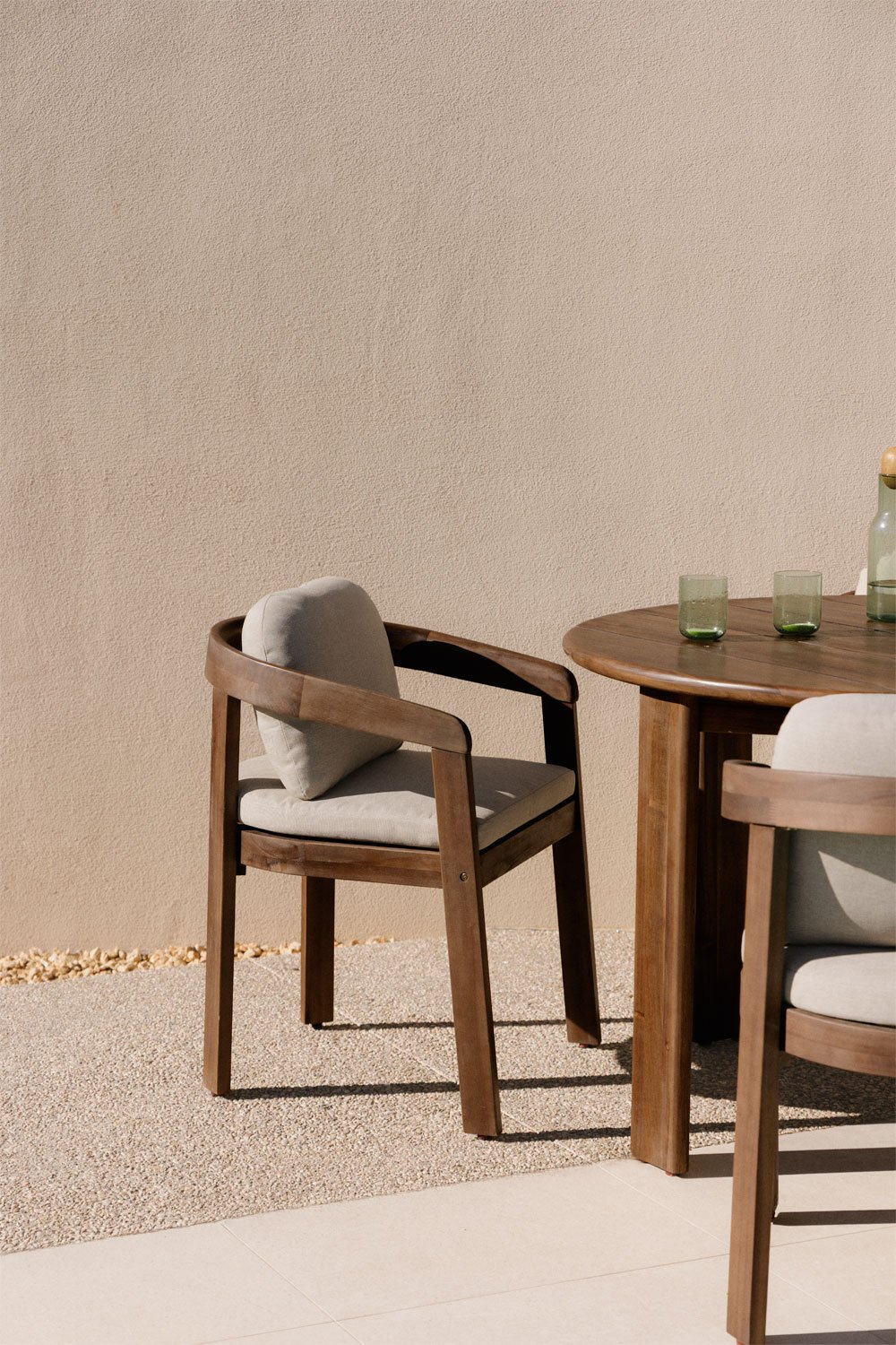 Uleno acacia wood garden chair, gallery image 1