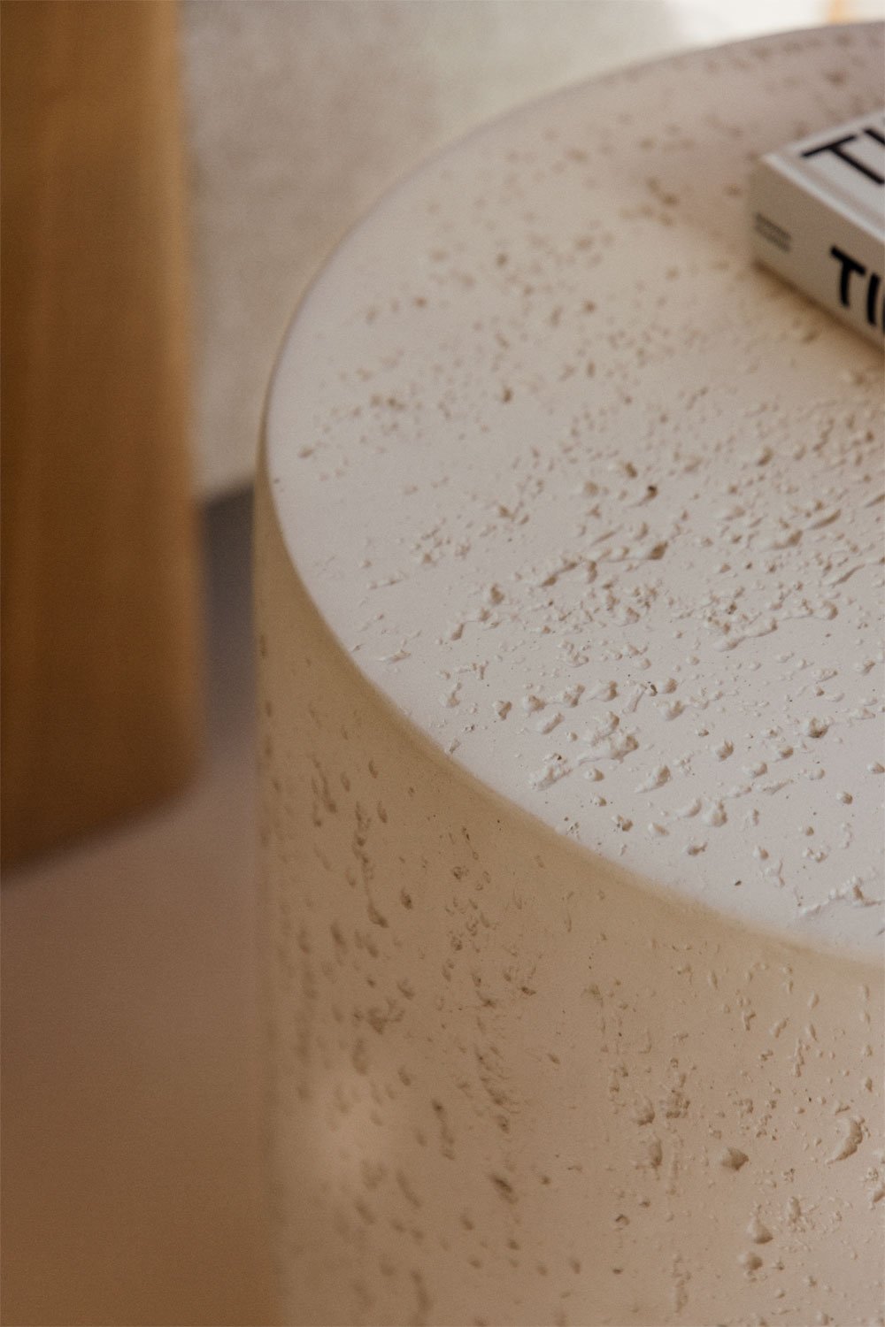 Selara round side table Ø45 cm in cement, gallery image 2