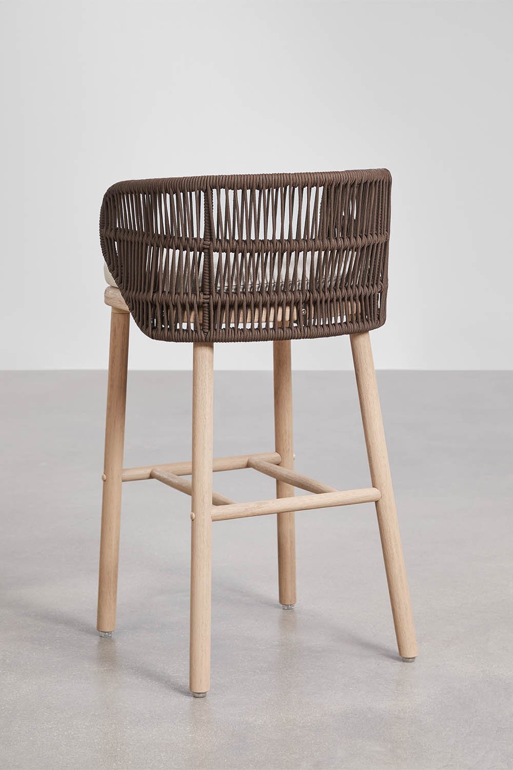 Pack of 2 high stools in acacia wood and braided rope Capri, gallery image 3