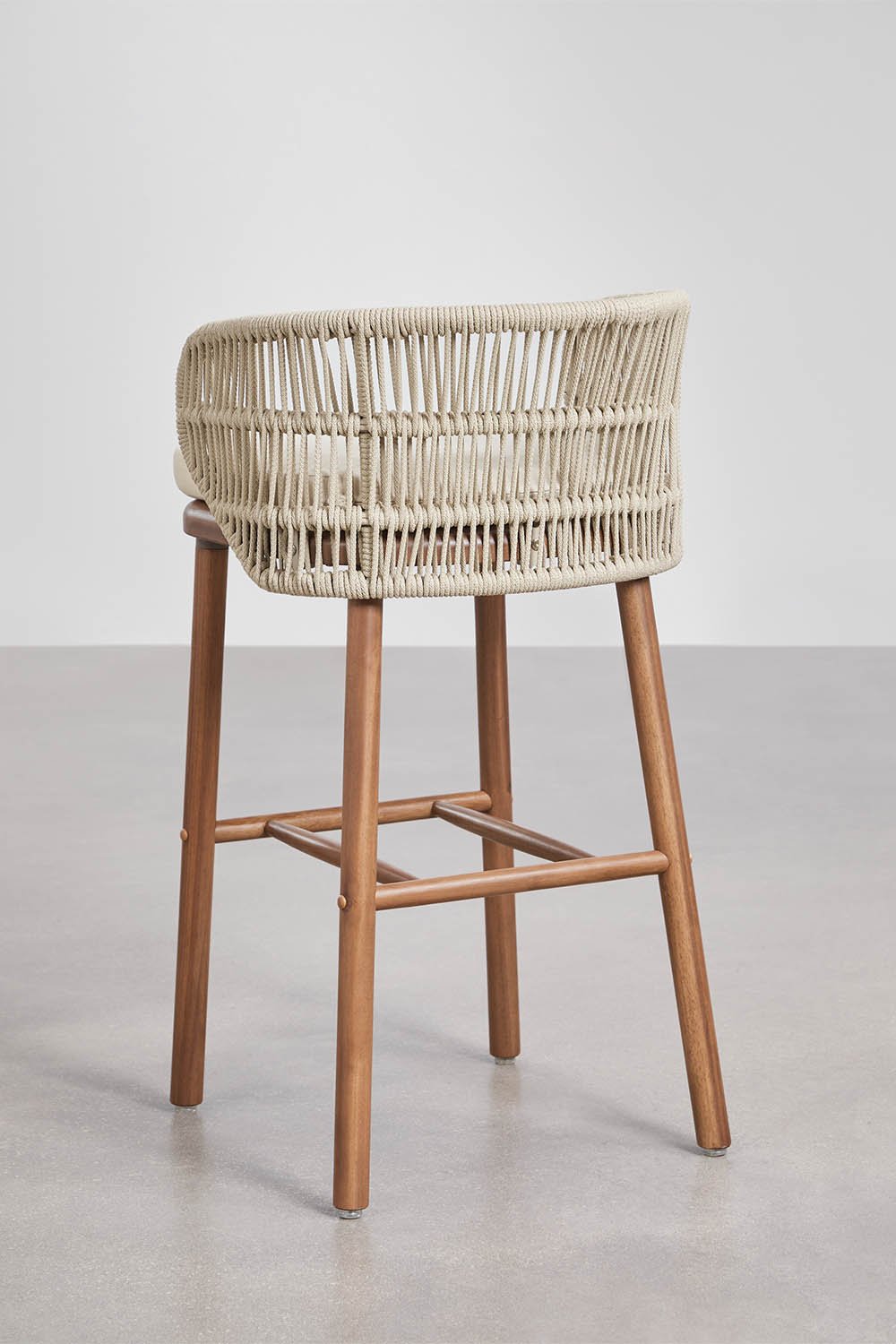 Pack of 4 high stools in acacia wood and braided rope Capri, gallery image 3