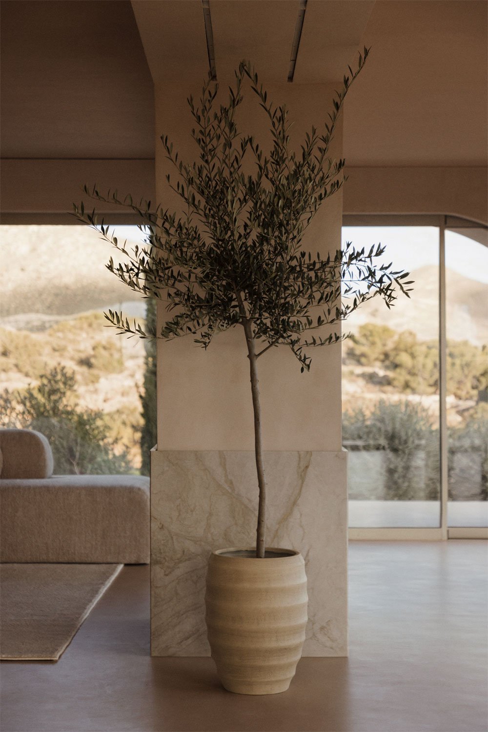 Gabe cement planter, gallery image 1