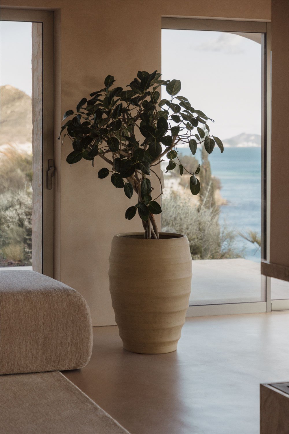 Gabe cement planter, gallery image 1