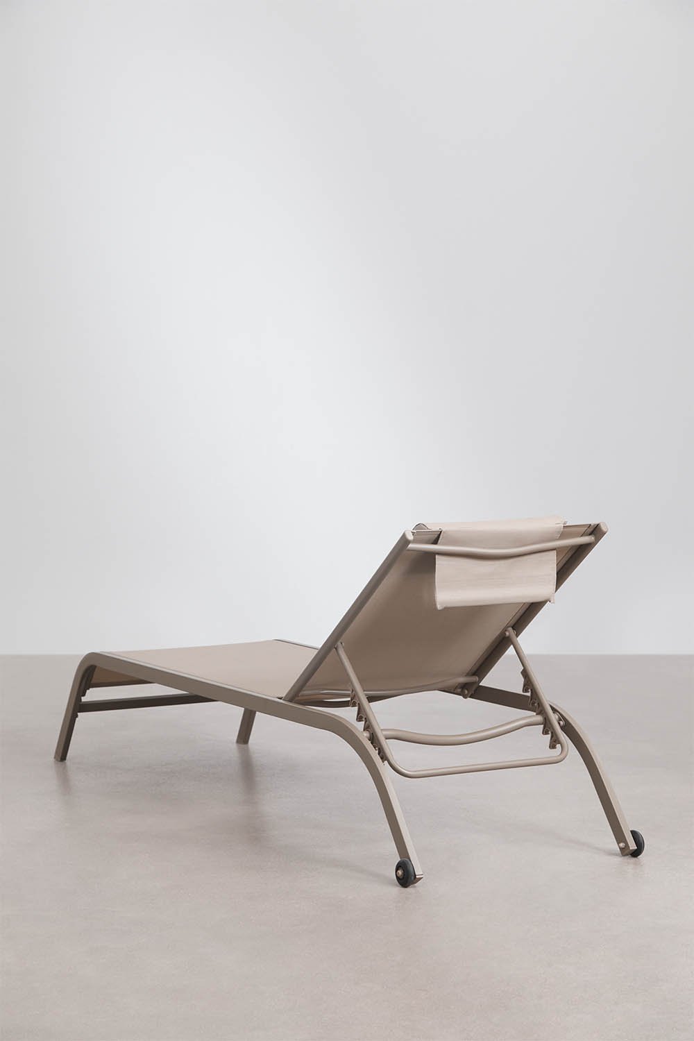 Reclining sun lounger with Therys cushion, gallery image 4