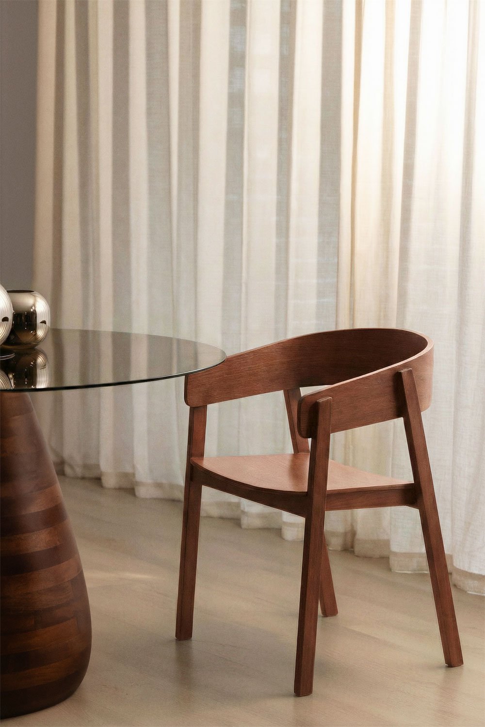 Pack of 2 dining chairs with armrests in oak wood Olsen, gallery image 1