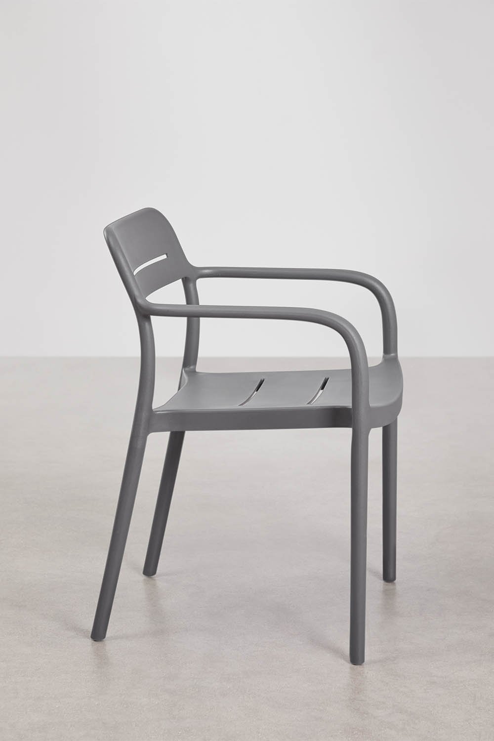 Stackable dining chair with armrests in polypropylene Graneli, gallery image 2