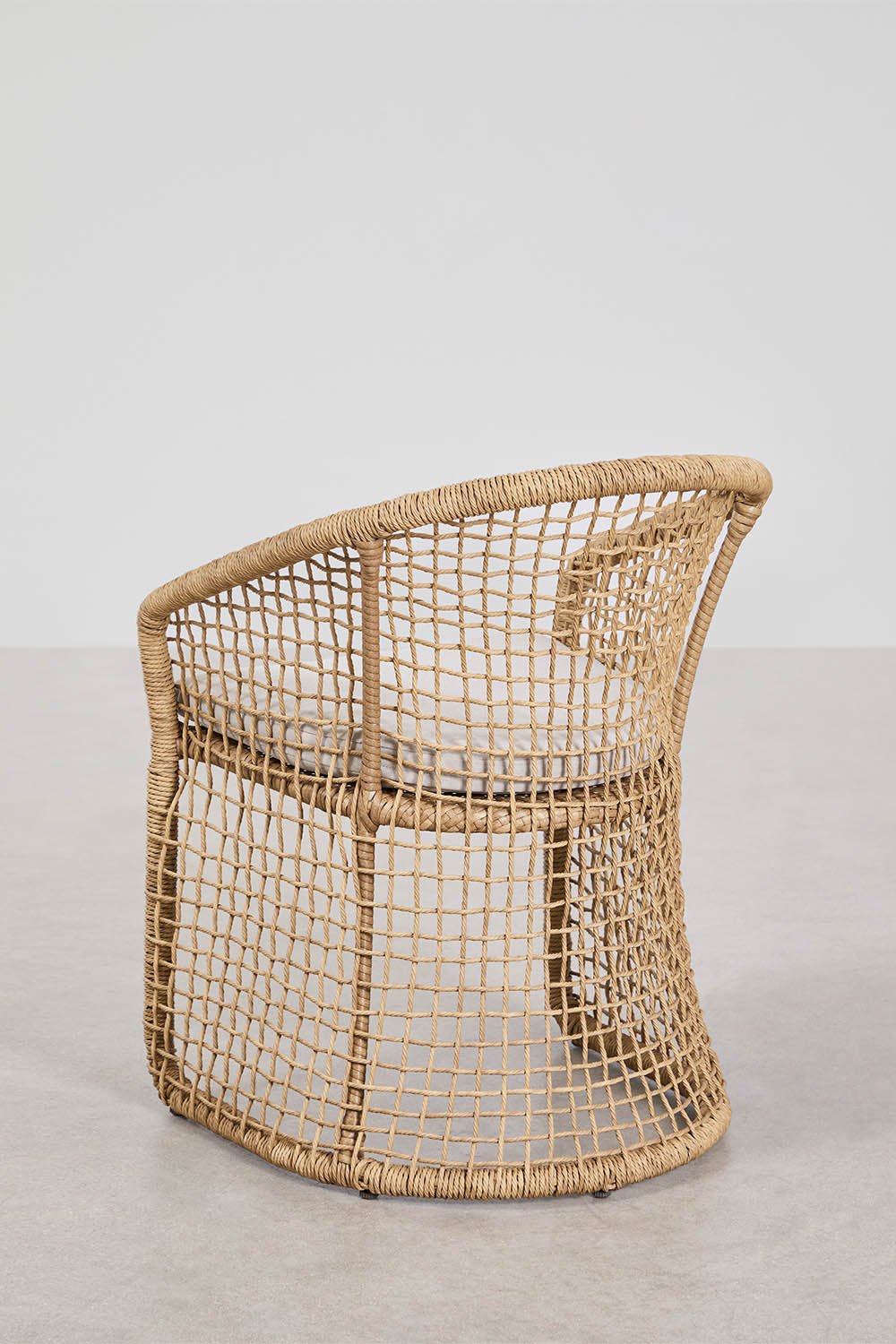 Pack of 2 dining chairs with armrests in steel and synthetic wicker Liparian, gallery image 3