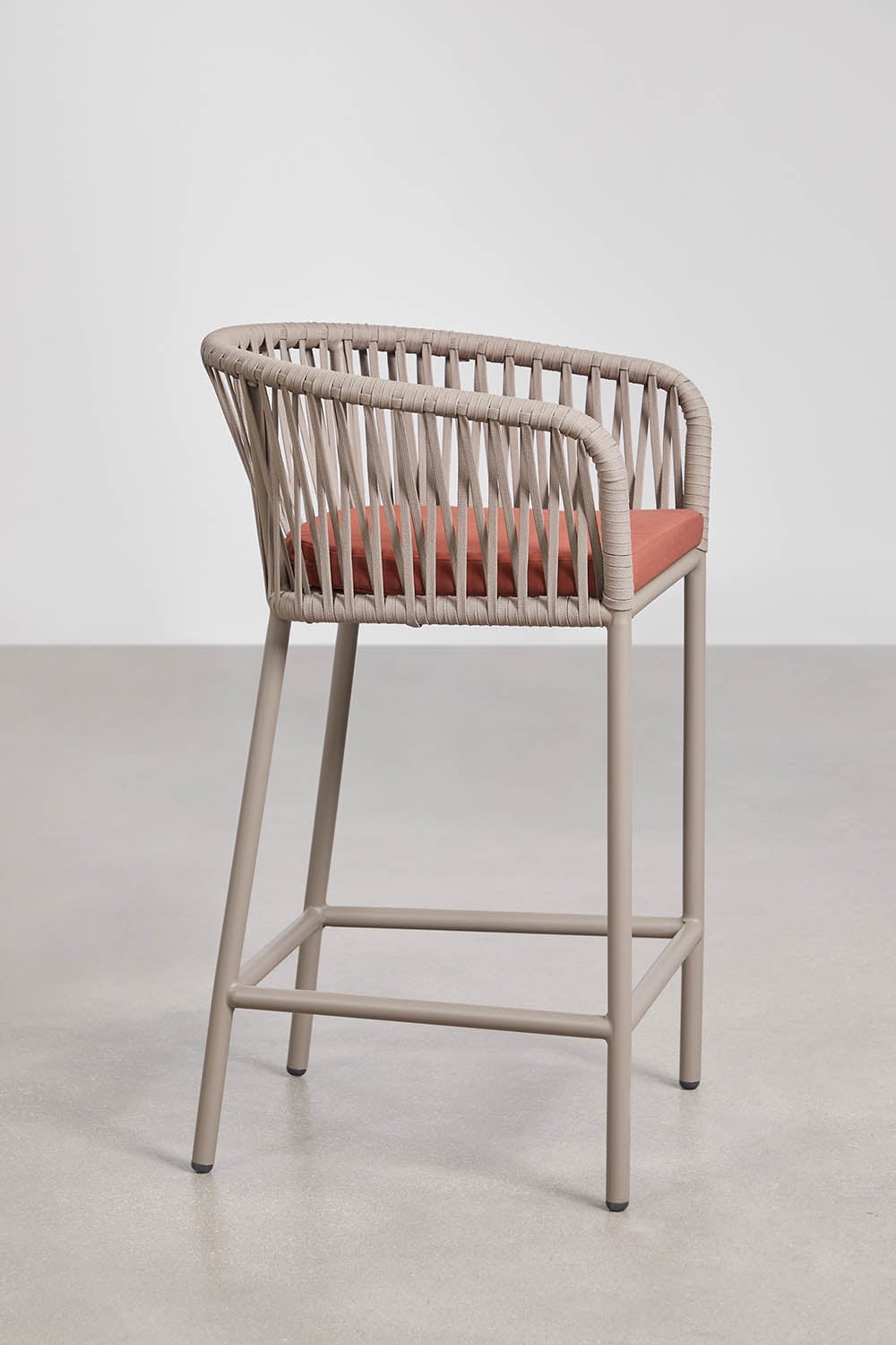 High stool with armrests in braided rope Arhiza, gallery image 2