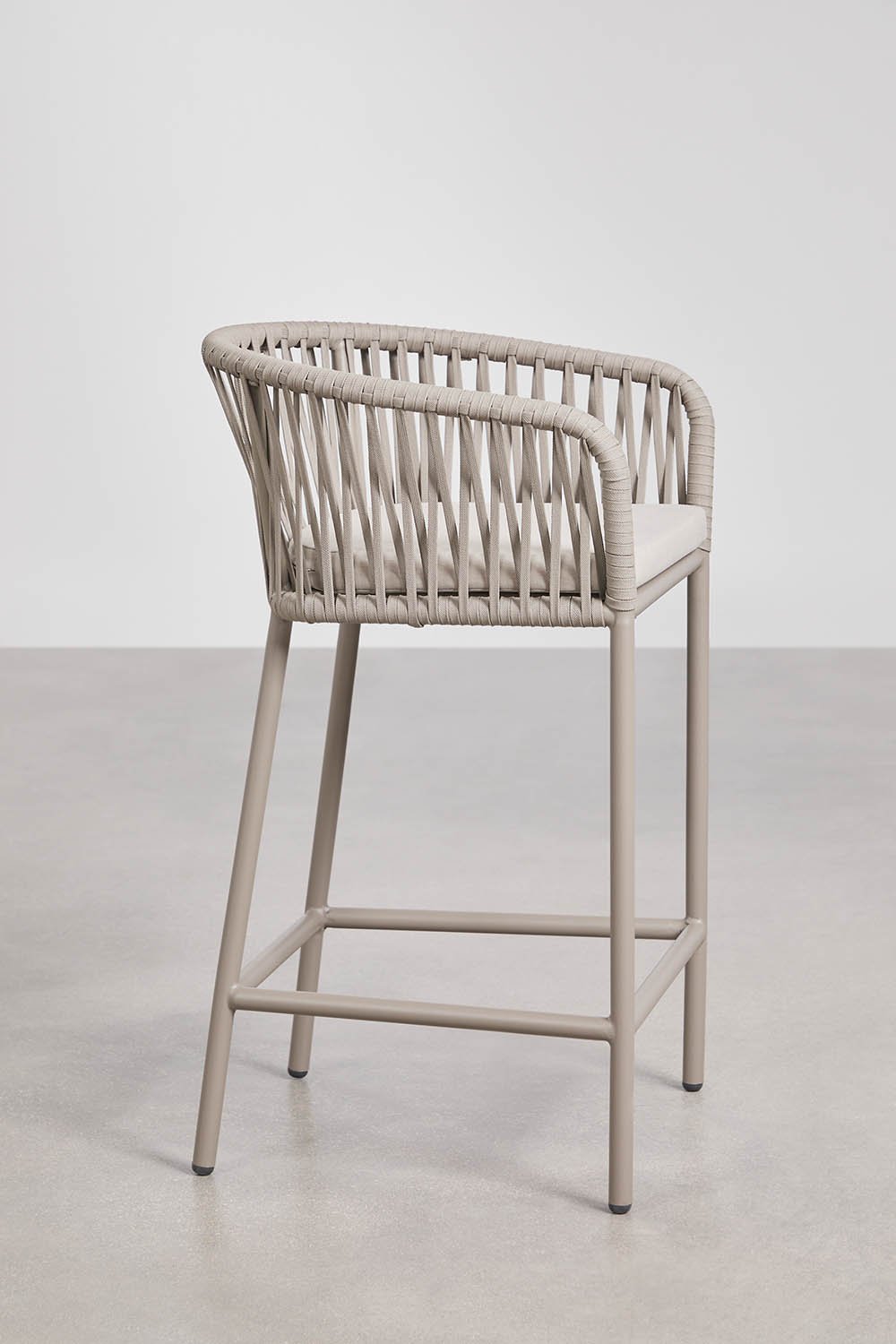 Pack of 2 high stools with armrests in braided rope Arhiza, gallery image 2