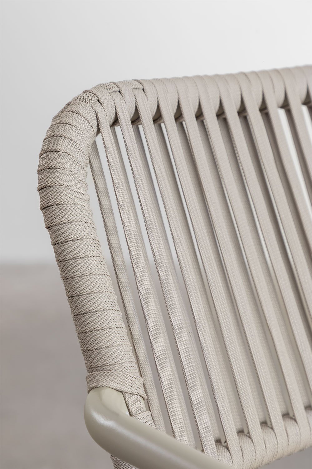 Stackable garden chair with armrests in aluminum and braided rope Arhiza, gallery image 7