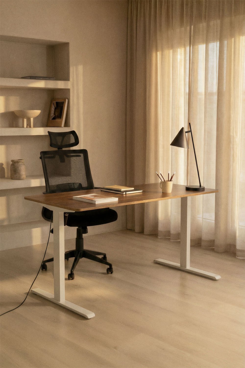 Electric rectangular height-adjustable desk with memory function in wood and iron Serpi, gallery image 1