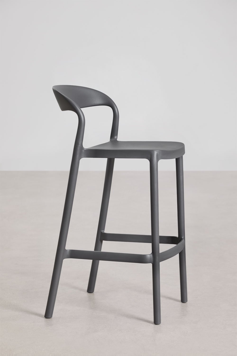 Stackable high garden stool in polypropylene Brenza, gallery image 2