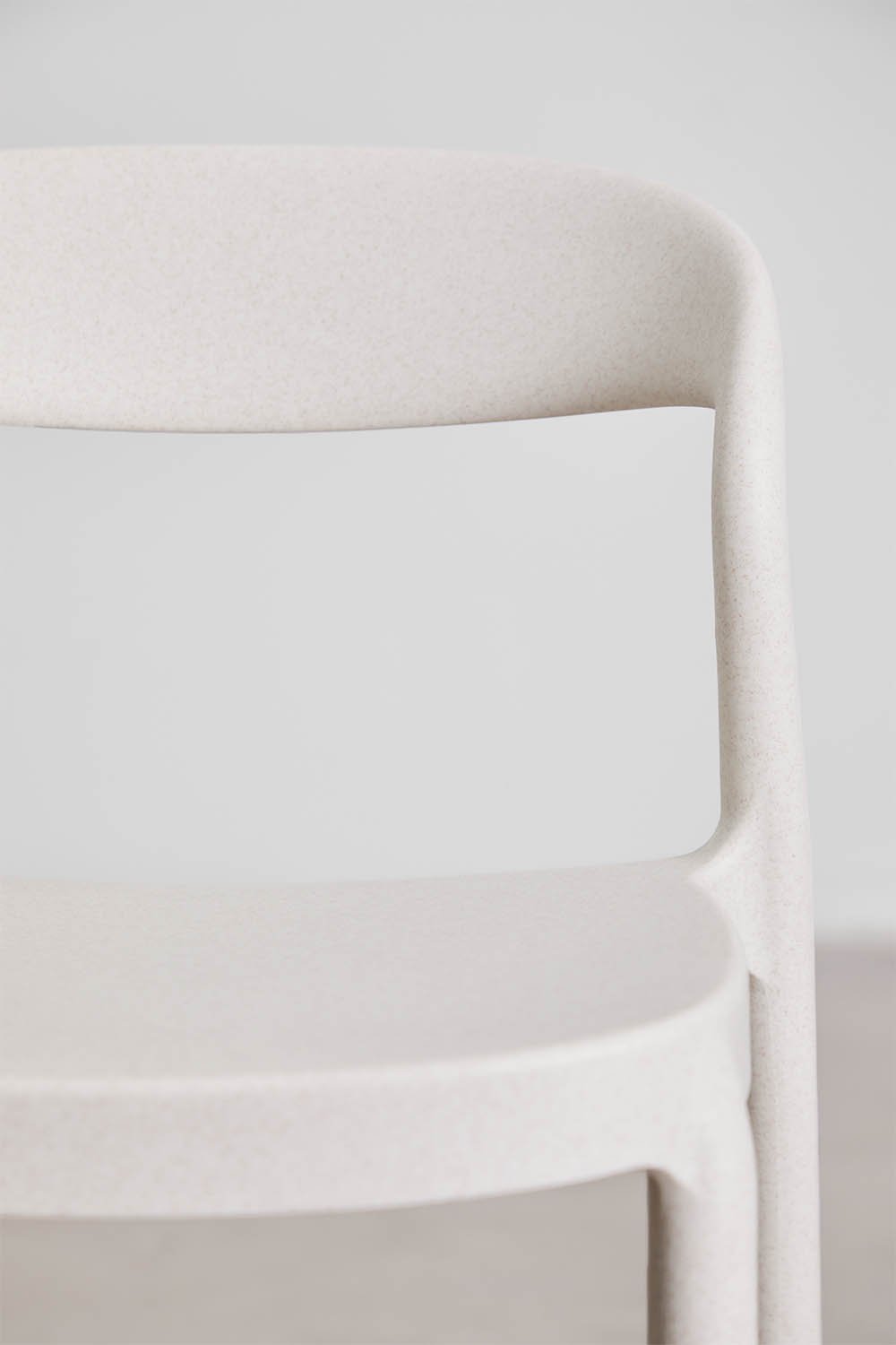 Stackable high garden stool in polypropylene Brenza, gallery image 4