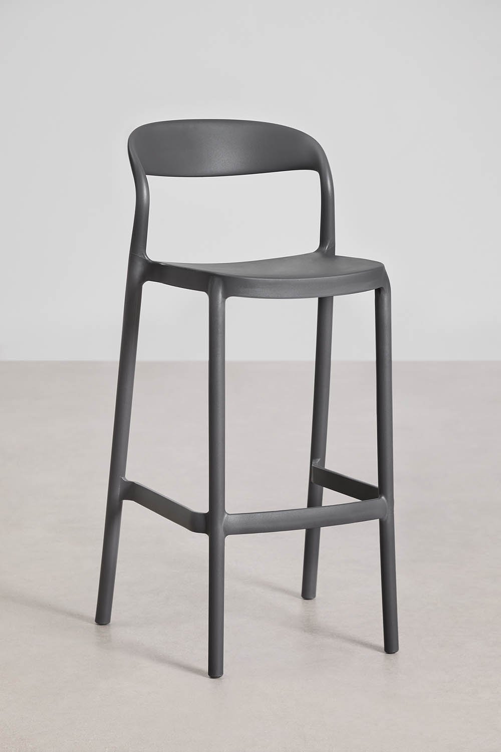 Stackable high garden stool in polypropylene Brenza, gallery image 1