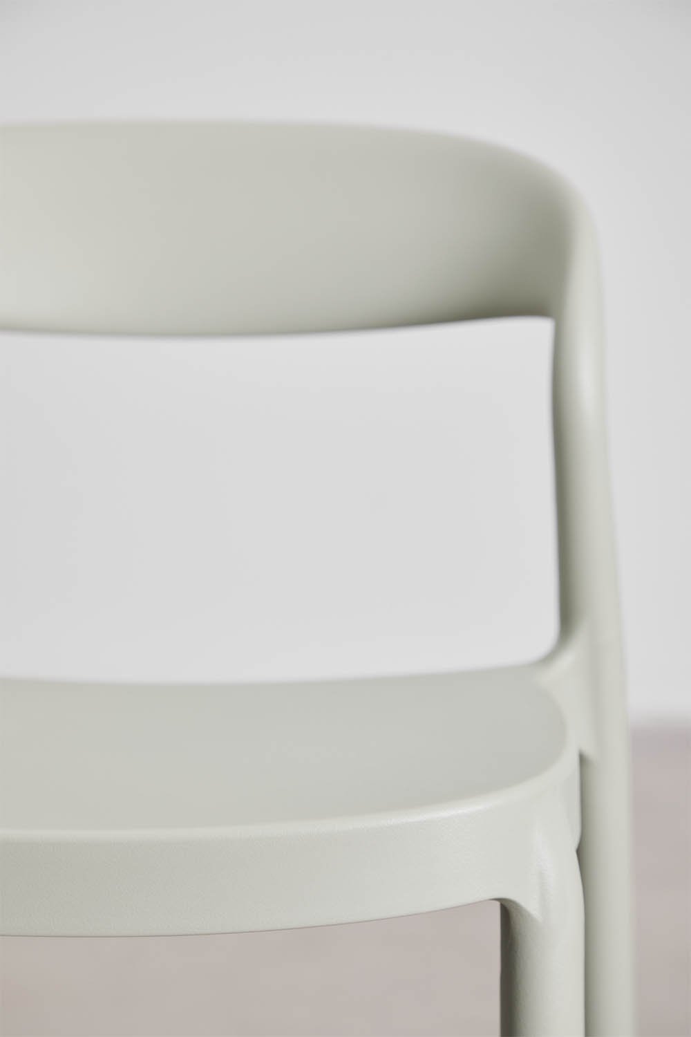 Pack of 2 stackable high stools in polypropylene Brenza, gallery image 4