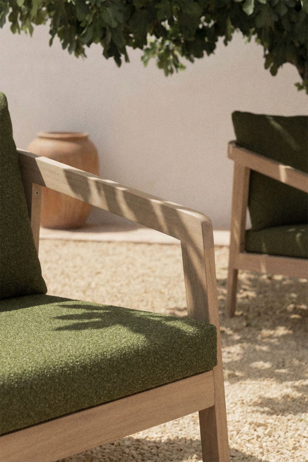 Pack of 2 garden armchairs in acacia wood Kaela, gallery image 2