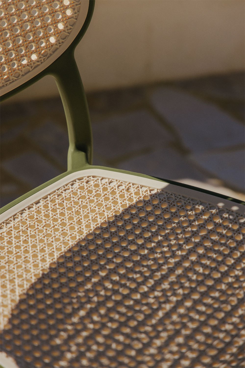 Pack of 4 stackable Omara polypropylene garden chairs, gallery image 2