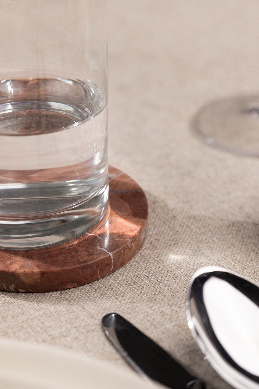 Set of 4 round coasters Ø10 cm in Valtris marble, gallery image 2