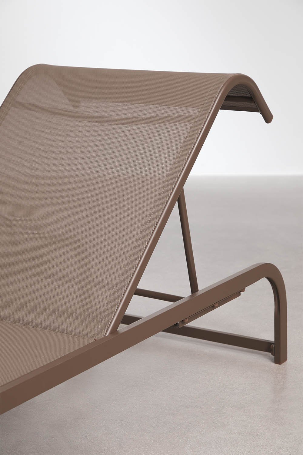 Set of 2 reclining loungers and side table in Marietta steel, gallery image 8