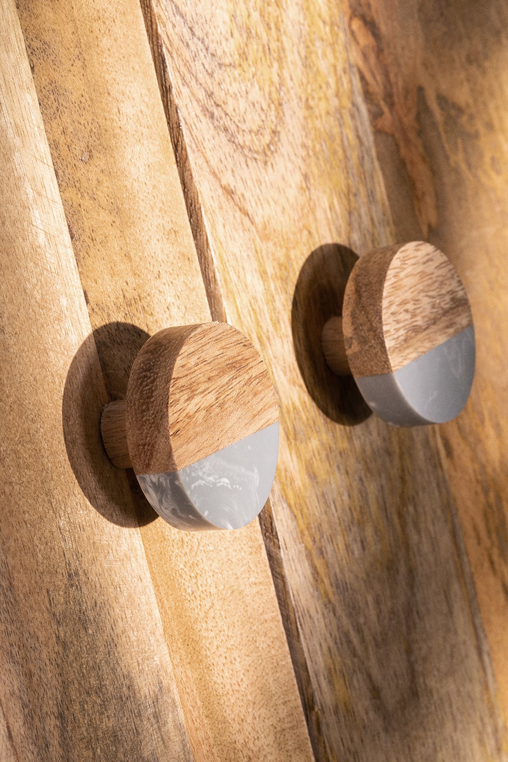 Set of 2 Soleil resin handles, gallery image 1