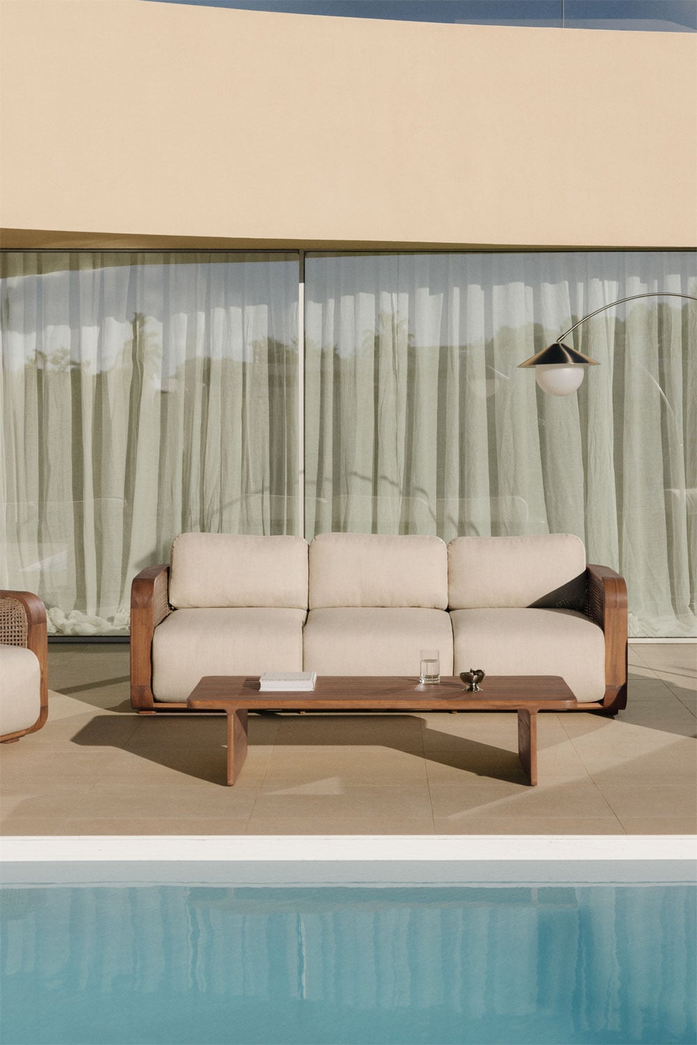 Garden set with 3-seater sofa and coffee table in Noira acacia wood, gallery image 1