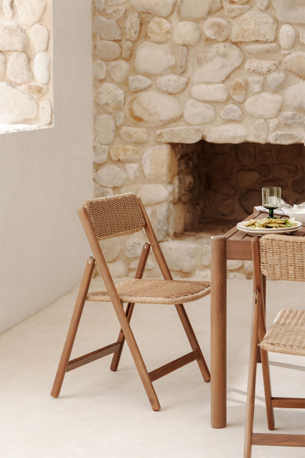 Set of 4 folding garden chairs in synthetic rattan and acacia wood Zayma, gallery image 1