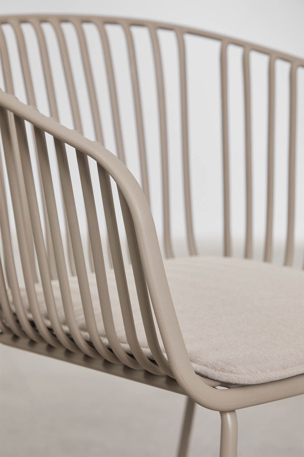 Aradina garden chair with steel armrests and polypropylene, gallery image 7