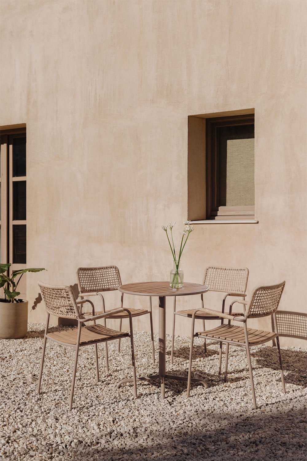 Round garden table set Ø65 cm and 4 stackable garden chairs in steel and acacia wood Tilda, gallery image 1