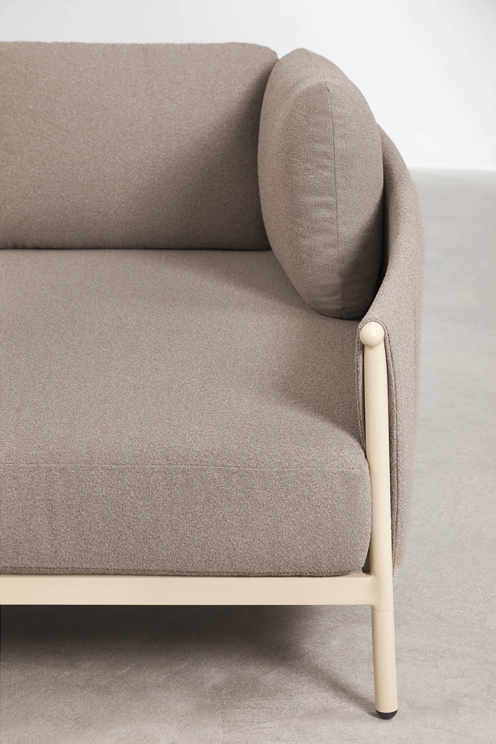 Double sun lounger in bouclé and aluminum with Boleni cushions, gallery image 4