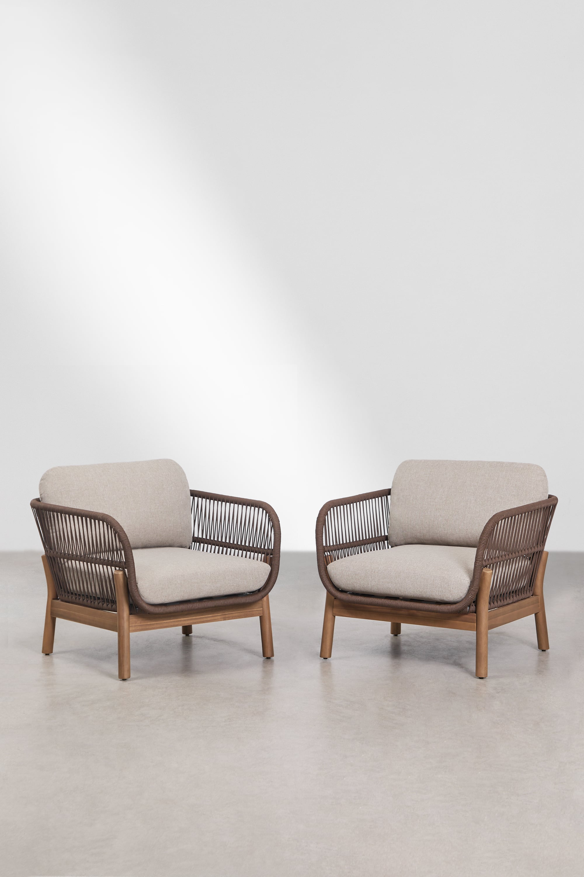 Pack of 2 armchairs in acacia wood and braided rope Karvia, gallery image 1