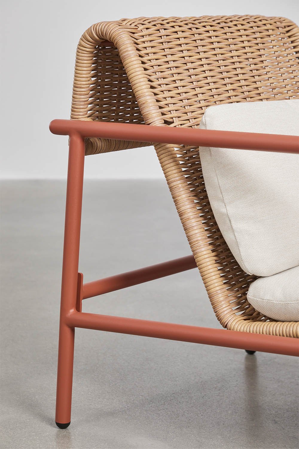 Duroli synthetic rattan and aluminum garden armchair, gallery image 5