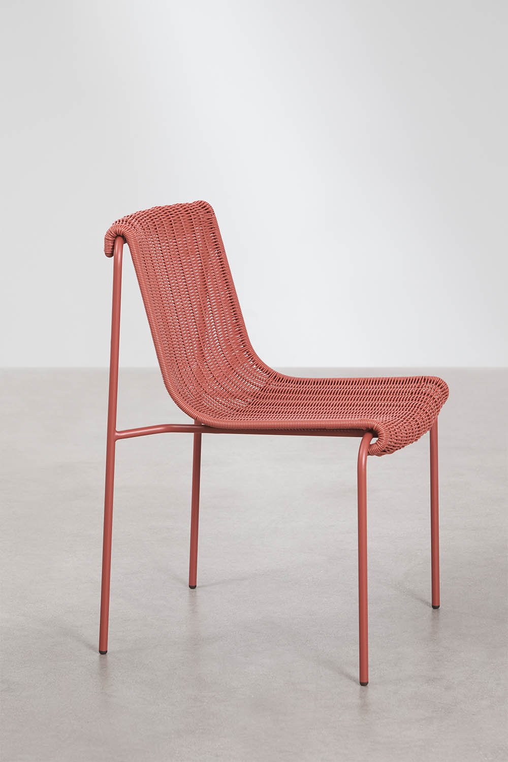 Pack of 2 dining chairs in synthetic rattan and steel Revia, gallery image 2