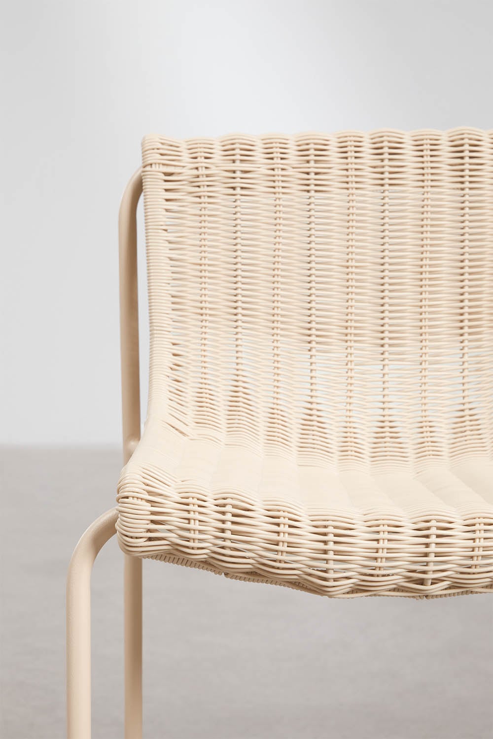 High garden stool in synthetic wicker and steel Revia, gallery image 4