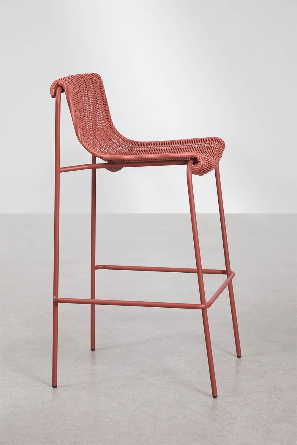 Pack of 2 high stools in synthetic wicker and iron Revia, gallery image 2