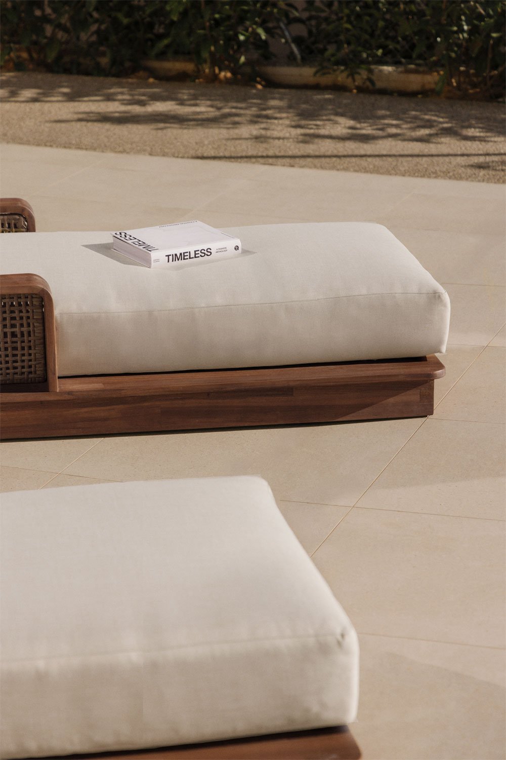 Pack of 2 loungers in Noira acacia wood, gallery image 2