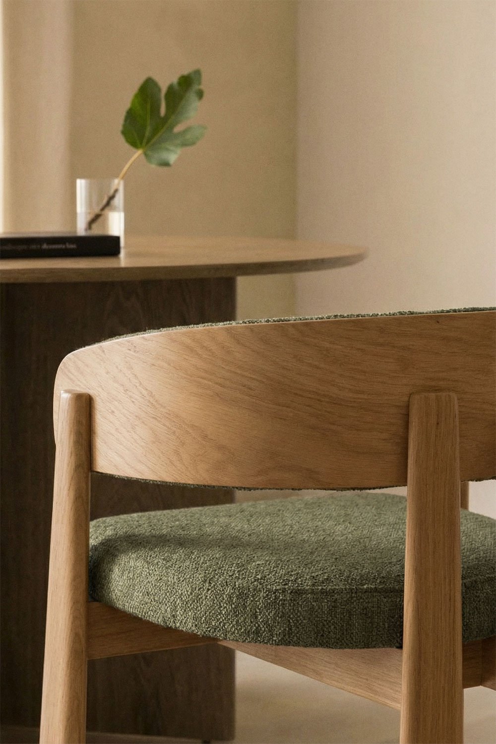 Pack of 4 dining chairs in oak wood and upholstered Olea, gallery image 2