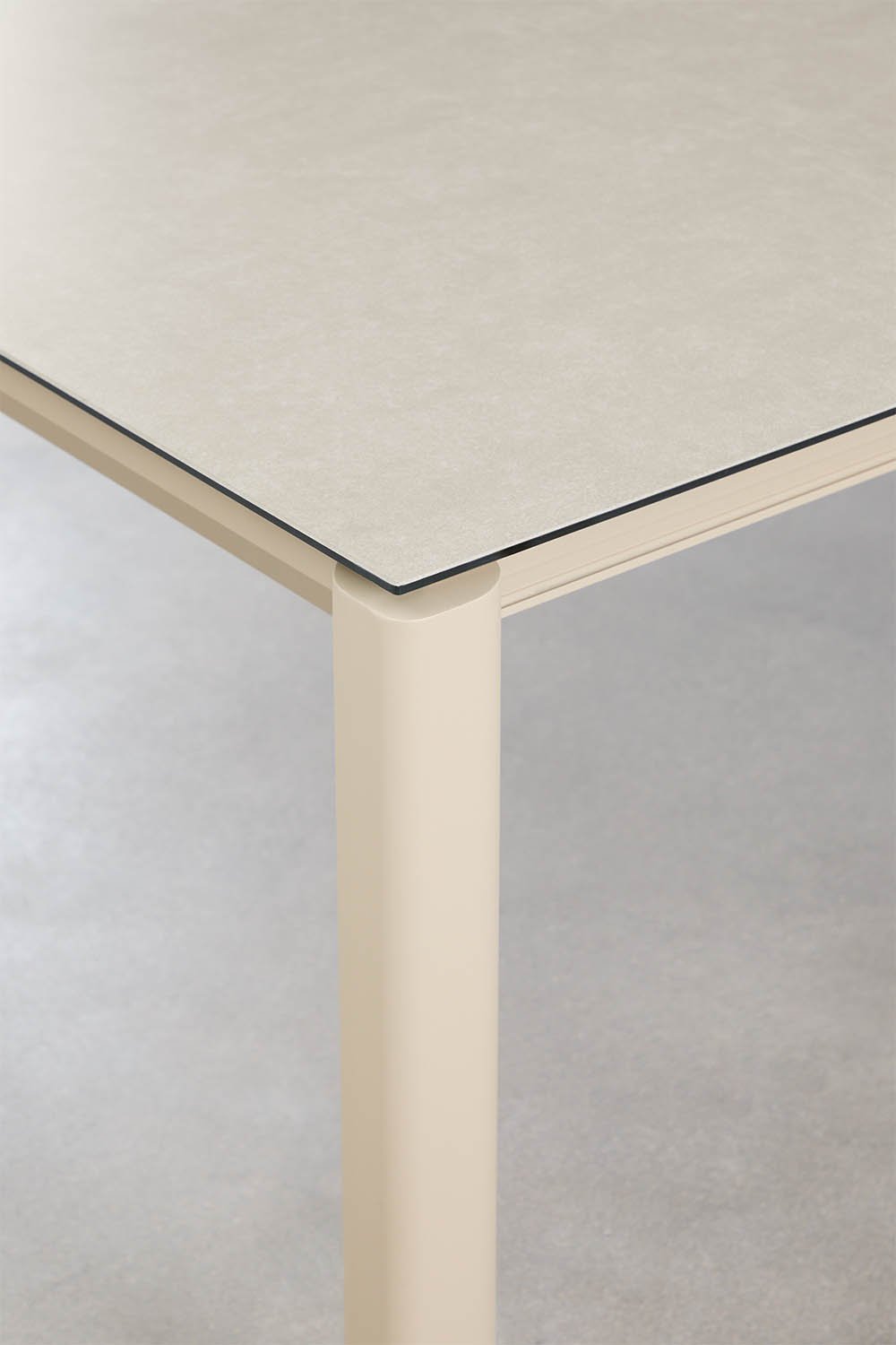 Sylvara extendable rectangular garden table in ceramic glass, gallery image 4