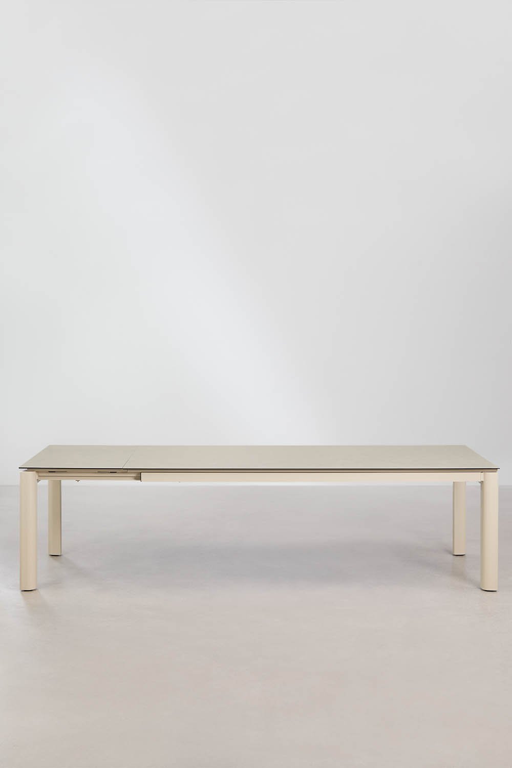 Sylvara extendable rectangular garden table in ceramic glass, gallery image 3