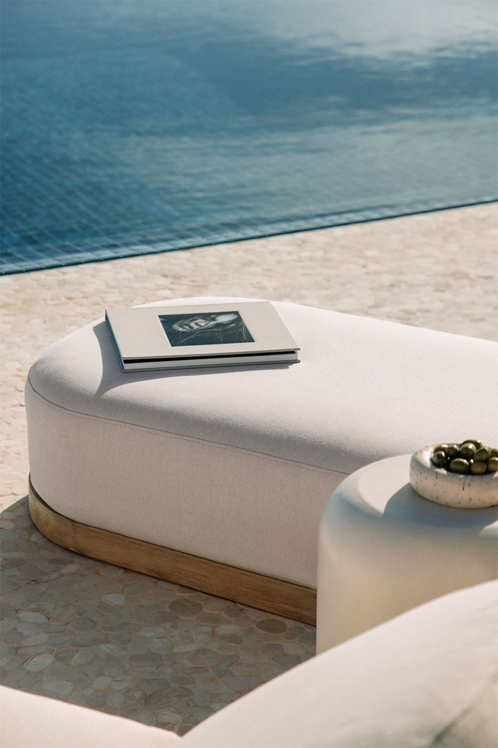 Verona acacia wood reclining sun lounger, gallery image 2