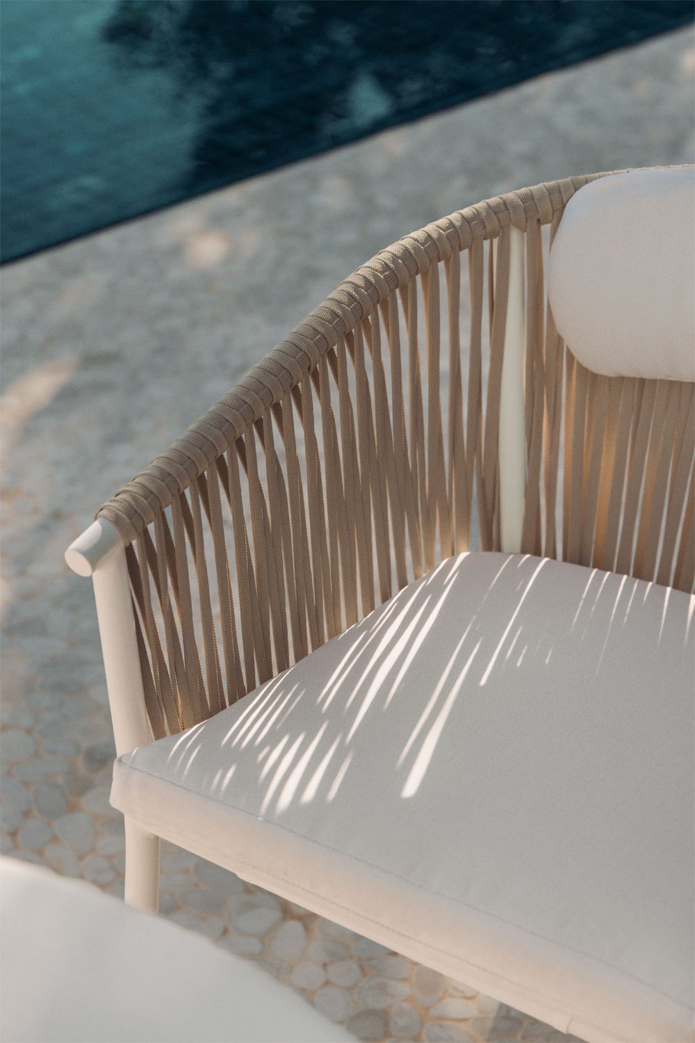 Stackable garden chair with armrests in aluminum and braided rope Ondina, gallery image 2